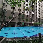 Spacious Studio At Gateway Ahmad Yani Cicadas Apartment By Travelio