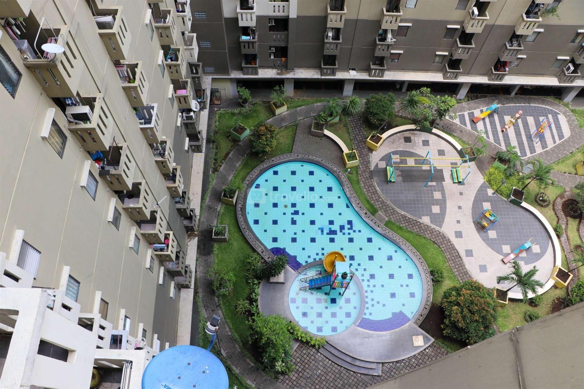 Spacious At Gateway Ahmad Yani Cicadas By Travelio Bandung