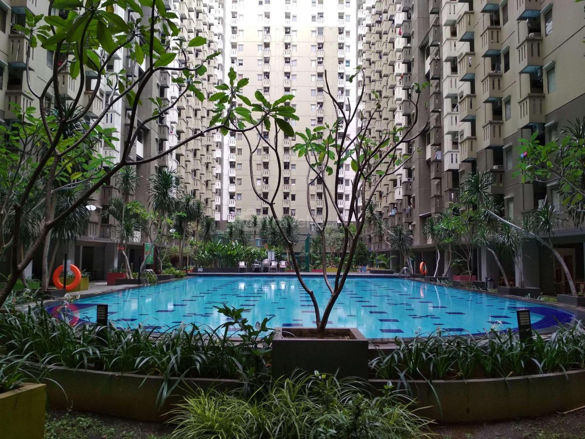 Spacious At Gateway Ahmad Yani Cicadas By Travelio Apartemen